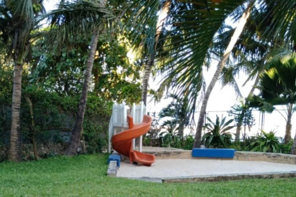 Апартаменты Cowrie Beach Haven Studio Момбаса Экстерьер фото