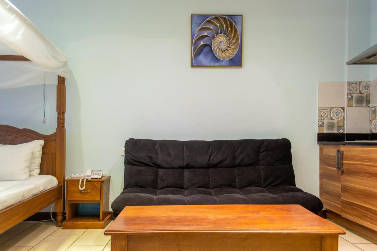 Апартаменты Cowrie Beach Haven Studio Момбаса Экстерьер фото