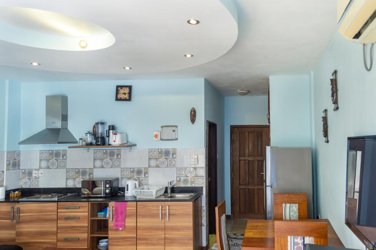 Апартаменты Cowrie Beach Haven Studio Момбаса Экстерьер фото